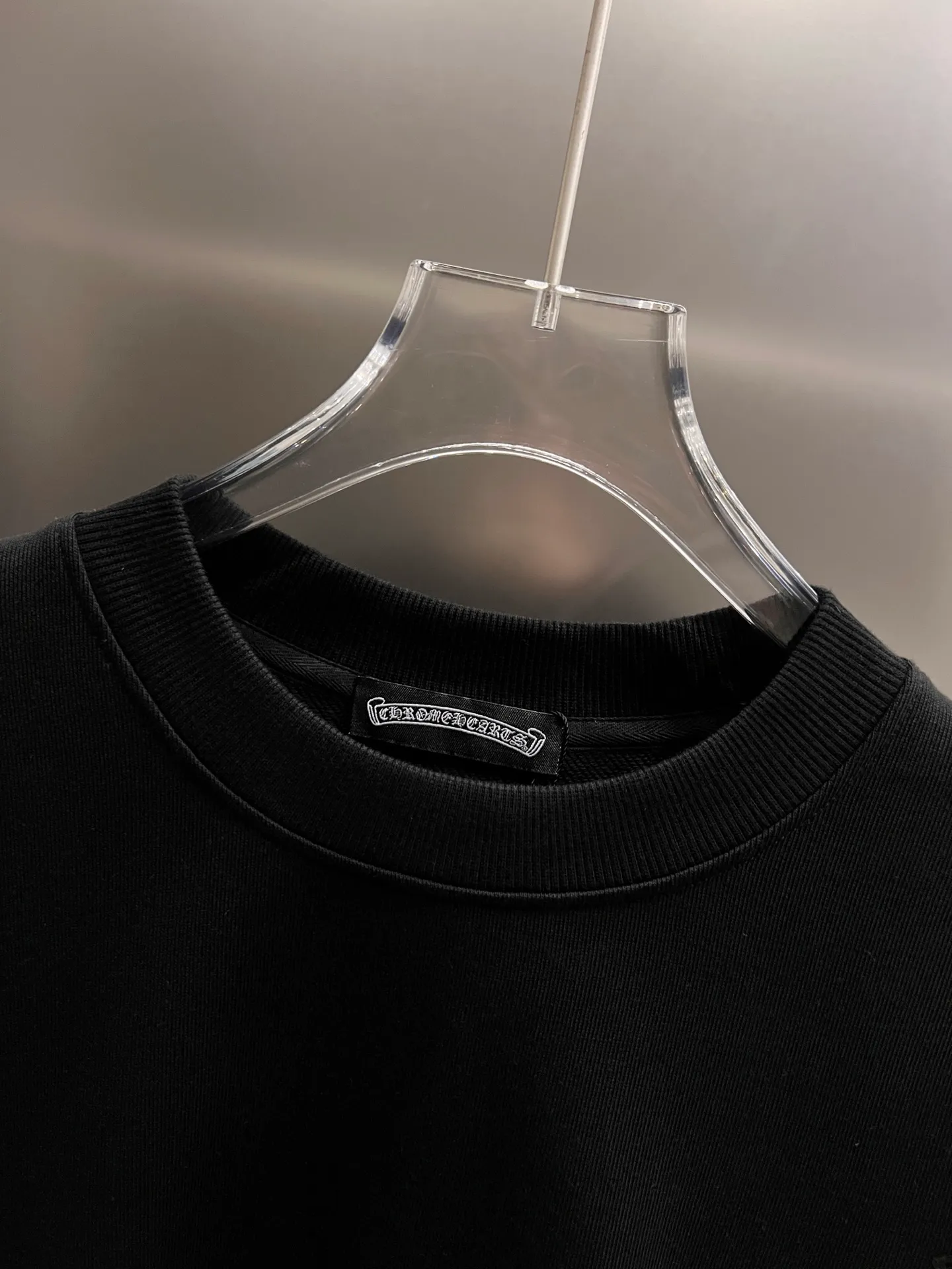 🅿️280 CH Crowe 2025 Autumn and Winter New Style Round Neck Long Sleeve Sweater Cross Patch Leather + Customized Hardware Metal Horseshoe Sanskrit Characters + Middle Eastern Australian Diamond Design Craftsmanship The real thing is great🔥Same style for men and women, loose version Size S M L XL XXL Five sizes Black White